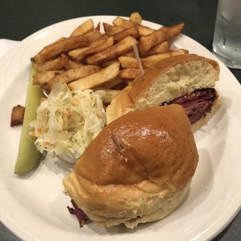 Chez Nick - Smoked meat sandwich - Breakfast & Brunch Near Me - Westmount, Quebec Chez Nick - Smoked meat sandwich - Breakfast & Brunch Near Me - Westmount, Quebec