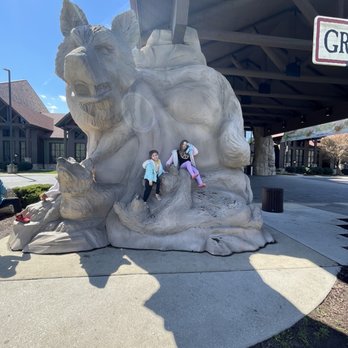 Great Wolf Lodge - Entrance - Resorts Near Me - Williamsburg, Virginia