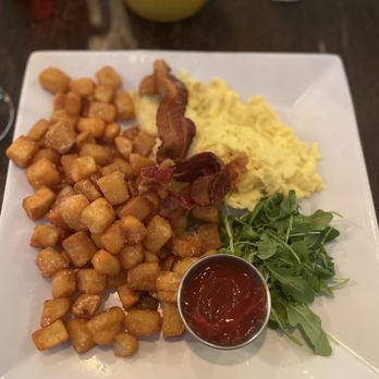 Prato 850 - Brunch - Gastropubs Near Me - Commack, New York