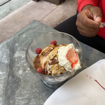 Zut On Fourth - Sundae - Mediterranean Near Me - Berkeley, California