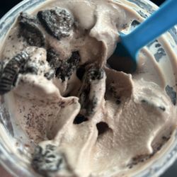 Wendy's - OREO Brownie Twist Chocolate Frosty Fusion