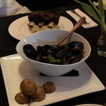 Salmon n' Bannock - Mussels - Canadian (New) Near Me - Vancouver, British Columbia Salmon n' Bannock - Mussels - Canadian (New) Near Me - Vancouver, British Columbia