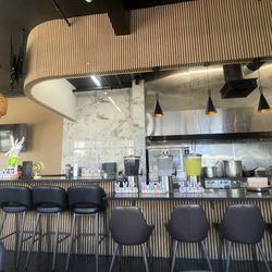 Lonell's Soul Food Cuisine - Lovely space!