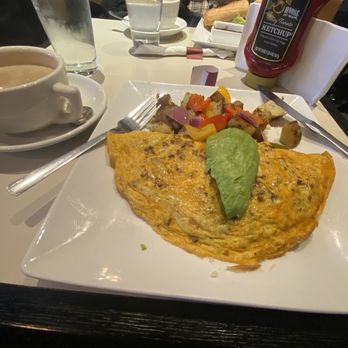 Cafe con Leche - Chorizo And Avocado Omelet ... YUM! I'm full - Mexican Near Me - Chicago, Illinois