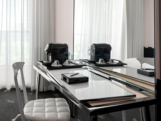Dua Miami, Autograph Collection by null