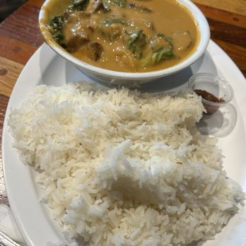 Ludi's Restaurant & Lounge - Crispy Kare kare - American Near Me - Seattle, Washington Ludi's Restaurant & Lounge - Crispy Kare kare - American Near Me - Seattle, Washington