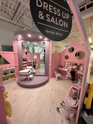 Huckleberry Play by null