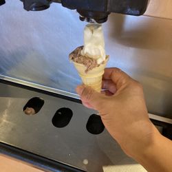 Jason's Deli - Soft serve was spitting out