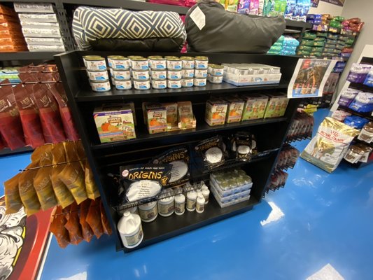 Pet Food & Treats - We provide a variety of pet food and treats for dogs, cats, birds, and even the smallest of pets.