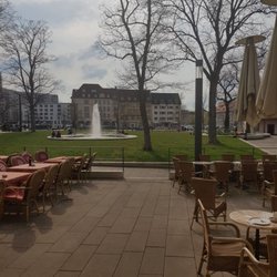 Café Bauer - Freie Sicht zum Hirschgarten