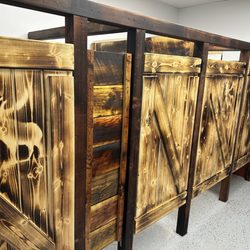 Mountain Range RV Park - Beautifully  hand crafted wood work!