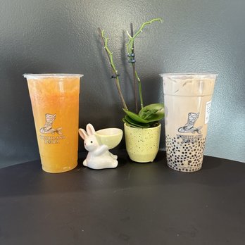 Wushiland Boba - Left: Orange Grapefruit Green Tea Right: Roasted Oolong Milk Tea - Bubble Tea Near Me - Cerritos, California Wushiland Boba - Left: Orange Grapefruit Green Tea Right: Roasted Oolong Milk Tea - Bubble Tea Near Me - Cerritos, California