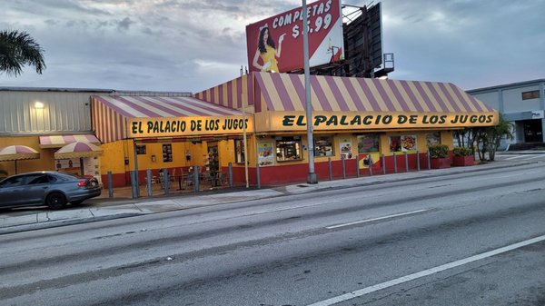 El Palacio de los Jugos by null