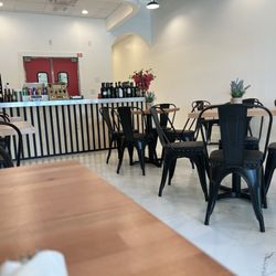 Napoli Now Pizza Napoletana - Interior dining area and counter