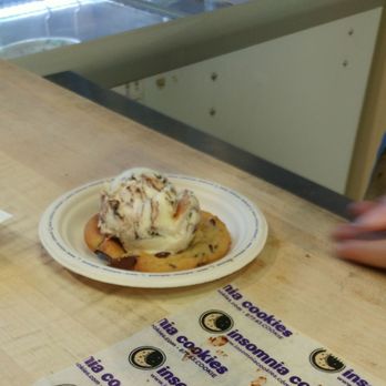 Insomnia Cookies - Desserts Near Me - Orlando, Florida