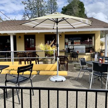 Katrina's Cafe - Outdoor Dining - Breakfast & Brunch Near Me - Auburn, California