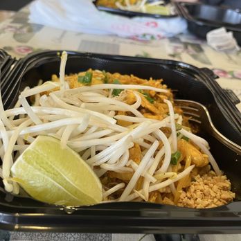 Asian Cafe - Pad Thai - Thai Near Me - Sacramento, California Asian Cafe - Pad Thai - Thai Near Me - Sacramento, California