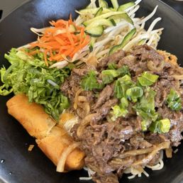 Beef and egg roll vermicelli Beef and egg roll vermicelli