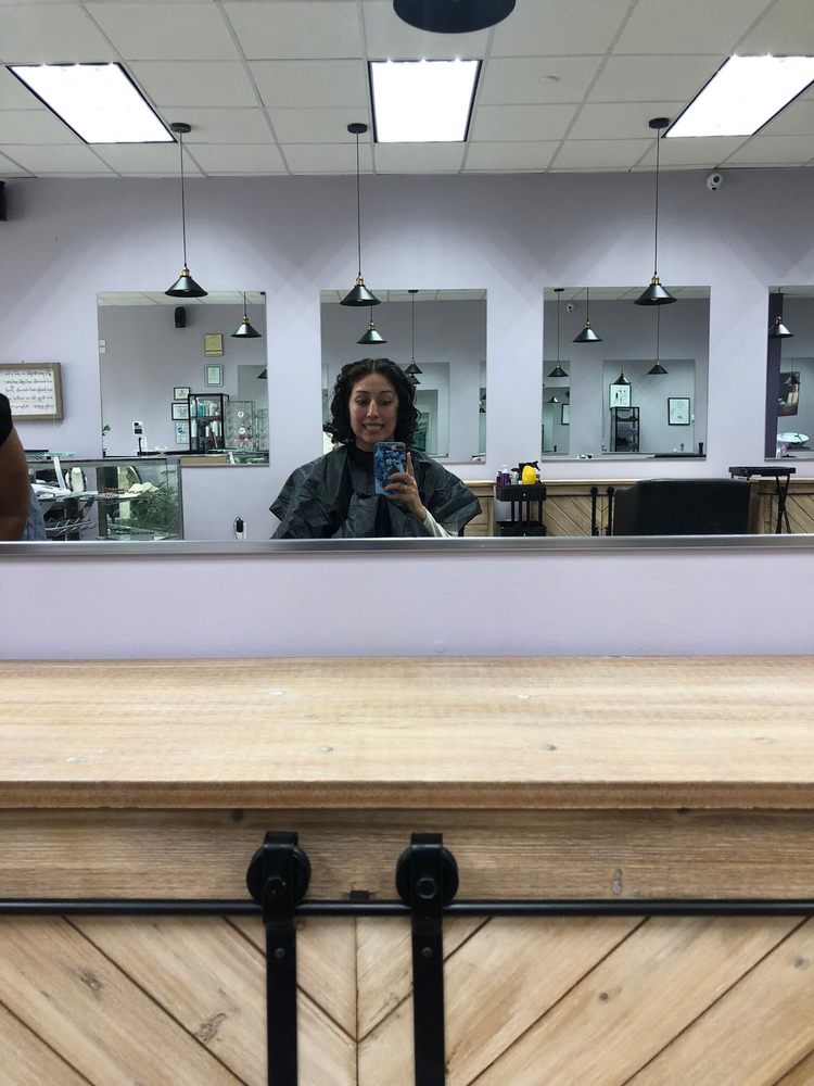 Diva Doos hair salon Logo