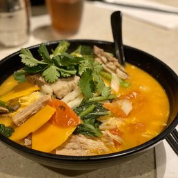 510 Pork Cutlet with Egg Noodle in Spicy Malay Laksa Fish Soup*/ 馬來喇沙湯油麵配吉列豬扒