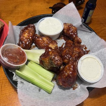Jersey's Bar & Grill - TKO Bone-In BBQ Wings (Breaded) w/ Ranch - American Near Me - Beloit, Wisconsin