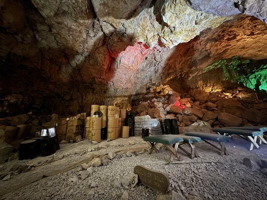 Grand Canyon Caverns & Inn by null