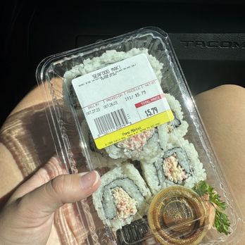 Pono Market - Seafood maki - Hawaiian Near Me - Kapaa, Hawaii Pono Market - Seafood maki - Hawaiian Near Me - Kapaa, Hawaii