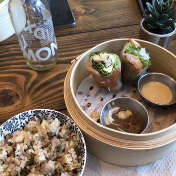 Banoi - Riz parfumé, rouleau de printemps saumon fumé, rouleau de printemps au poulet - Vietnamese Near Me - Paris, 75