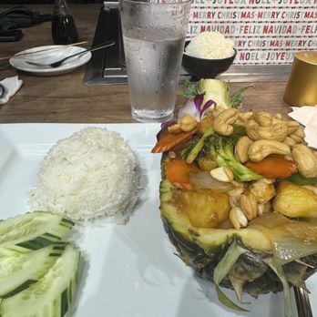 Koloa Thai Bistro - Cashews Prik Pao with Chicken - Thai Near Me - Koloa, Hawaii