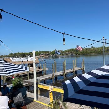Jerry’s Dockside Bar & Grill - New American Near Me - Gibsonton, Florida