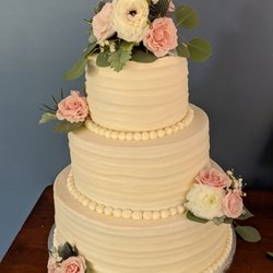 County Road Cakes - For a pretty summer wedding
