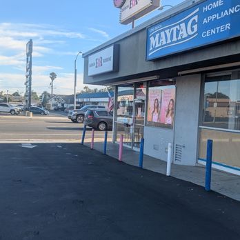 Baskin-Robbins - Ice Cream & Frozen Yogurt Near Me - Lakewood, California Baskin-Robbins - Ice Cream & Frozen Yogurt Near Me - Lakewood, California