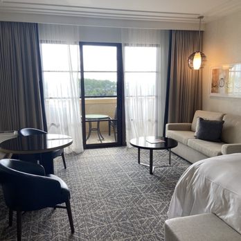 Four Seasons Resort - King room - Resorts Near Me - Orlando, Florida Four Seasons Resort - King room - Resorts Near Me - Orlando, Florida
