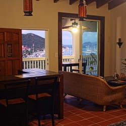 Two Sandals by the Sea Inn