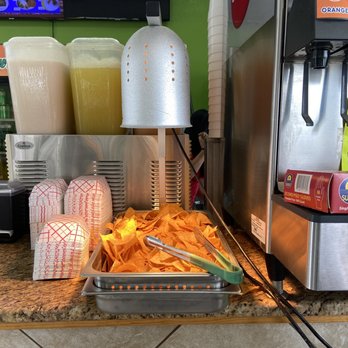 Taqueria Express - Tortilla Chips -help yourself! - Mexican Near Me - Memphis, Tennessee Taqueria Express - Tortilla Chips -help yourself! - Mexican Near Me - Memphis, Tennessee