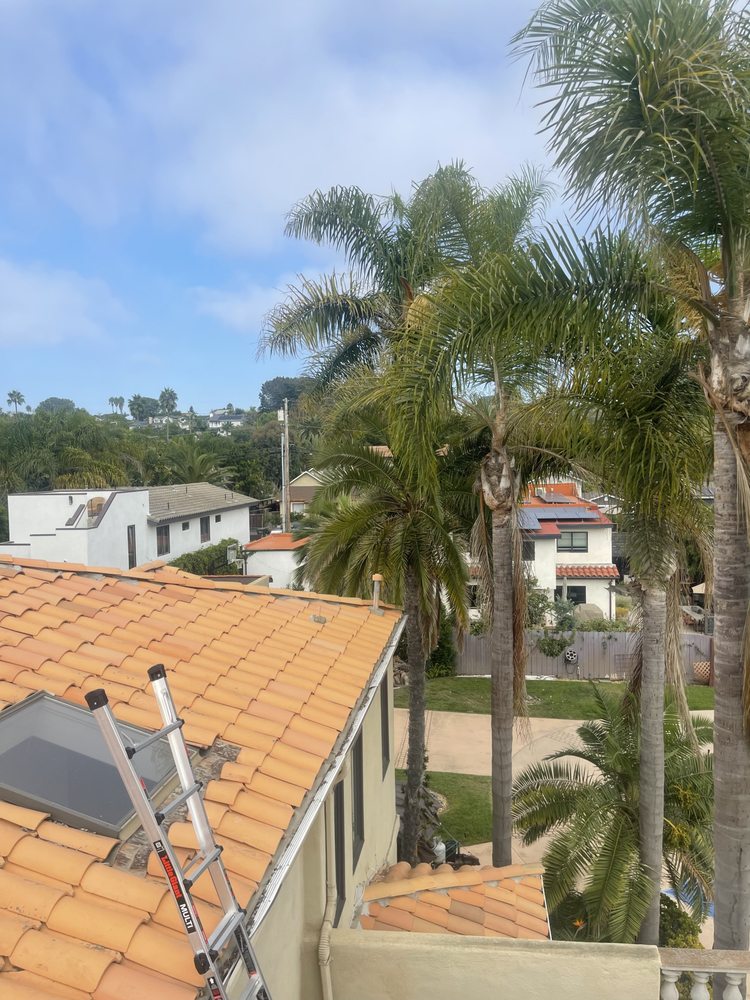 Slide of Ramos Roofing