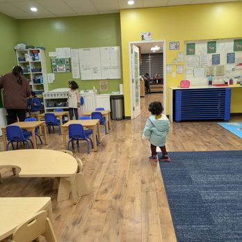 Valley Oak Montessori - Well managed, clean large classrooms - Preschools Near Me - San Jose, California Valley Oak Montessori - Well managed, clean large classrooms - Preschools Near Me - San Jose, California