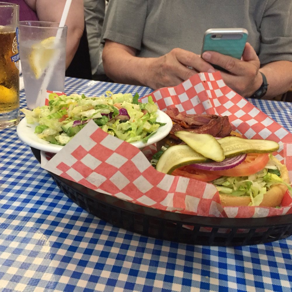 Memphis Fire Barbeque Company - Banquet burger w/chopped salad & Champagne & Garlic dressingl - Barbeque Near Me - Stoney Creek, Ontario Memphis Fire Barbeque Company - Banquet burger w/chopped salad & Champagne & Garlic dressingl - Barbeque Near Me - Stoney Creek, Ontario
