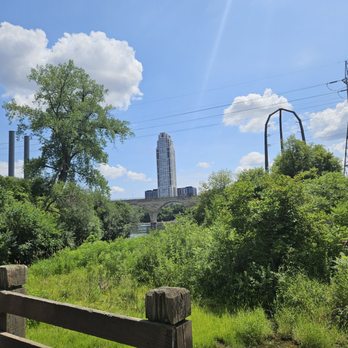 Hennepin Bluffs Park - View - Parks Near Me - Minneapolis, Minnesota