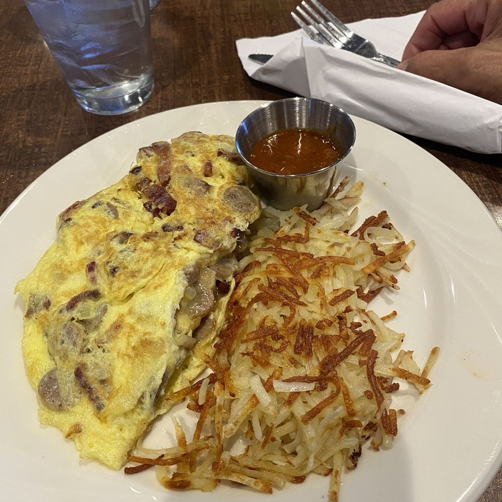 Almansor Grill - Omelette with bacon and sausage - American Near Me - Alhambra, California