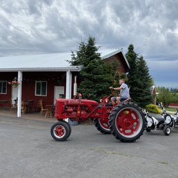Exterior photo of High Country Orchard - Colbert, Washington Exterior photo of High Country Orchard - Colbert, Washington