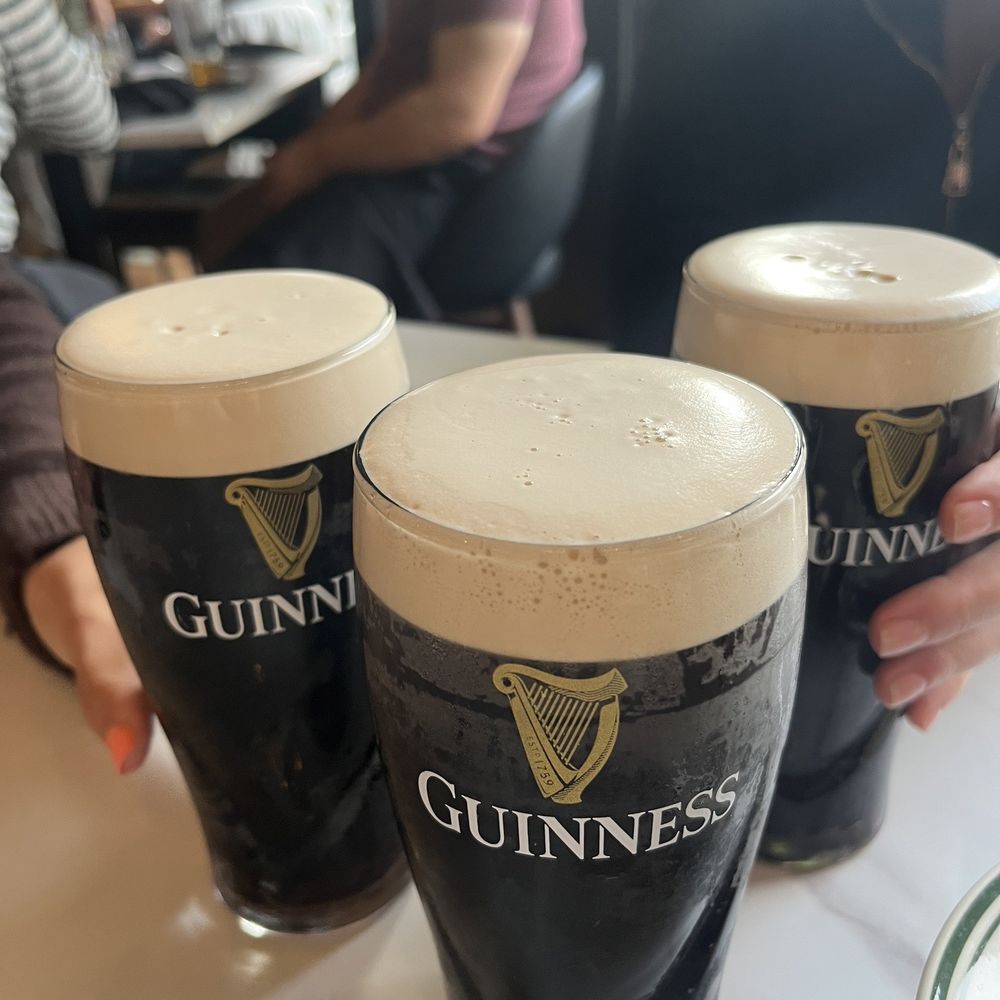 Gibson's Irish Pub - Guinness beer - Irish Pub Near Me - Walnut Creek, California