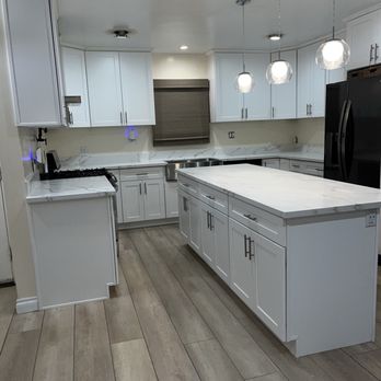 HomeCo Kitchen & Bath Wholesale - Cabinetry Near Me - Pico Rivera, California