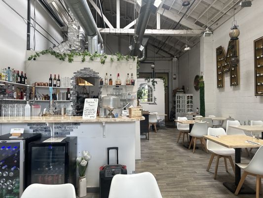 Mamma Khouri's by null