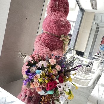 Bloom & Bee - Entrance decor for easter weekend - New American Near Me - Houston, Texas