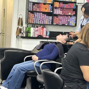 WaxMee Salon & Spa - Washing hair - Hair Salons Near Me - Miami, Florida