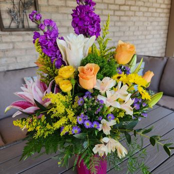 Petalpost Creations - Spring vase arrangement - Florists Near Me Petalpost Creations - Spring vase arrangement - Florists Near Me