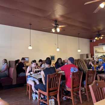 4th St. Pizza - Dining area - Pizza Near Me - Hermann, Missouri 4th St. Pizza - Dining area - Pizza Near Me - Hermann, Missouri
