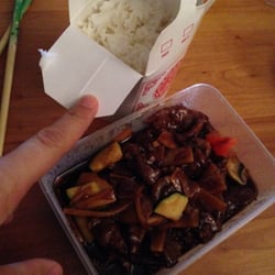 China Thai Garden - Wokad biff med grönsaker och ris, 100:-