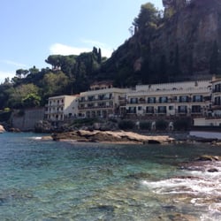 Hotel Villa Sant'andrea - The view of the hotel from the beach.
